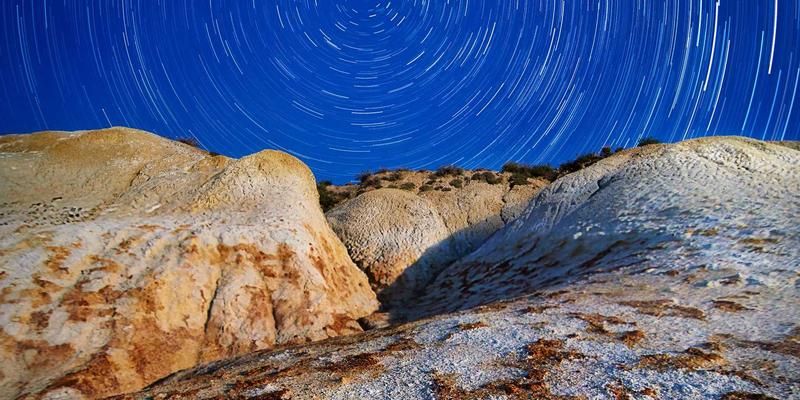 低轨卫星互联网(如Starlink)组网技术深度解析:从软件开发视角看全球无缝覆盖与低延迟通信的实现