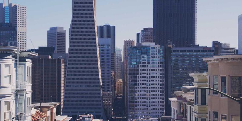 告别手动配置！基于意图的网络（IBN）如何让网络自动理解并执行业务策略？