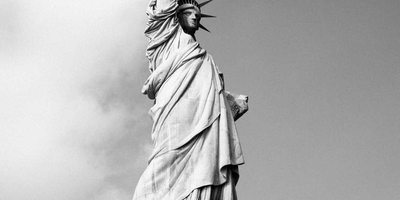 突破性能瓶颈：NFVI硬件加速技术选型实战指南